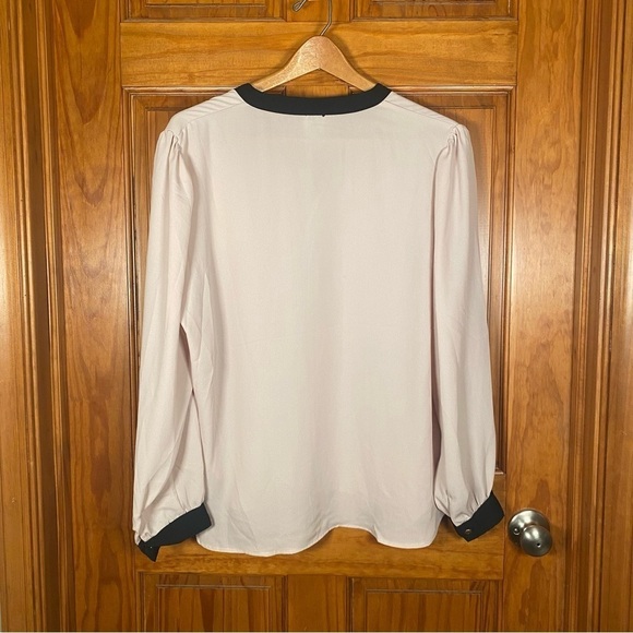 Anne Klein V-Neck Peasant Sleeve Blouse In Dusty Pink with Black Accents - Picture 8 of 8